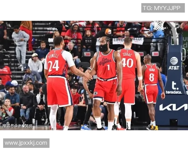 快船队火力全开，团队配合出色